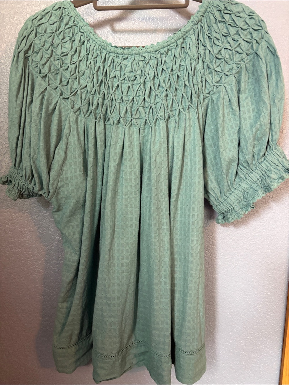 Sundance Sea foam Green short sleeve blouse with lots of design details - Picture 5 of 6